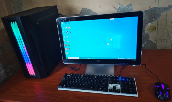 51 DESKTOP COMPUTER FULL SET