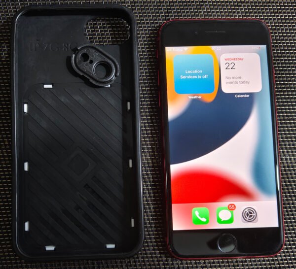 14 iPhone 8 64GB USED ( Phone and Charger Only ) - Image 5